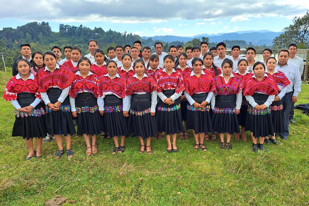 Tseltal de Tenejapa choir in regional dress.